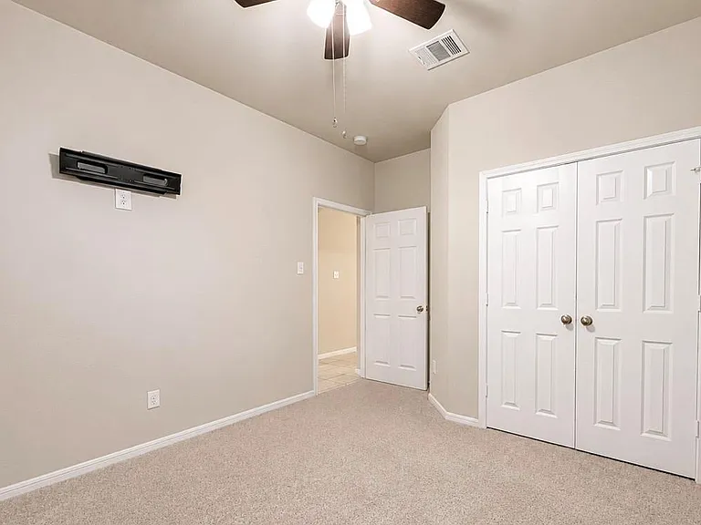 6409 Hollock Meadows Ln — Photo 10