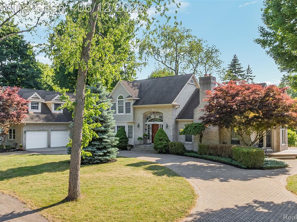 1st image of 905 Spring Dr
