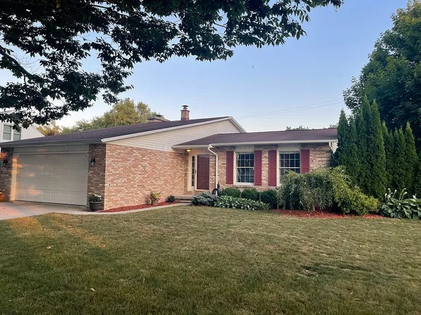 1499 Lesperance Ct, Essexville, MI 48732