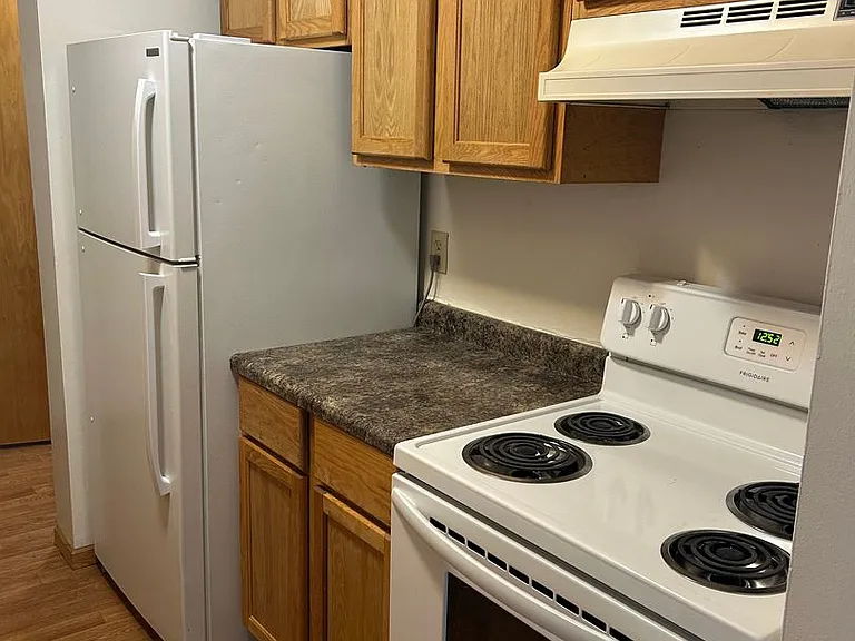 29 Alexander Ave — Photo 24