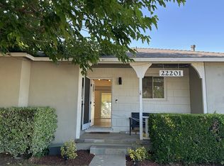 22201 Gilmore St, Canoga Park, CA 91303