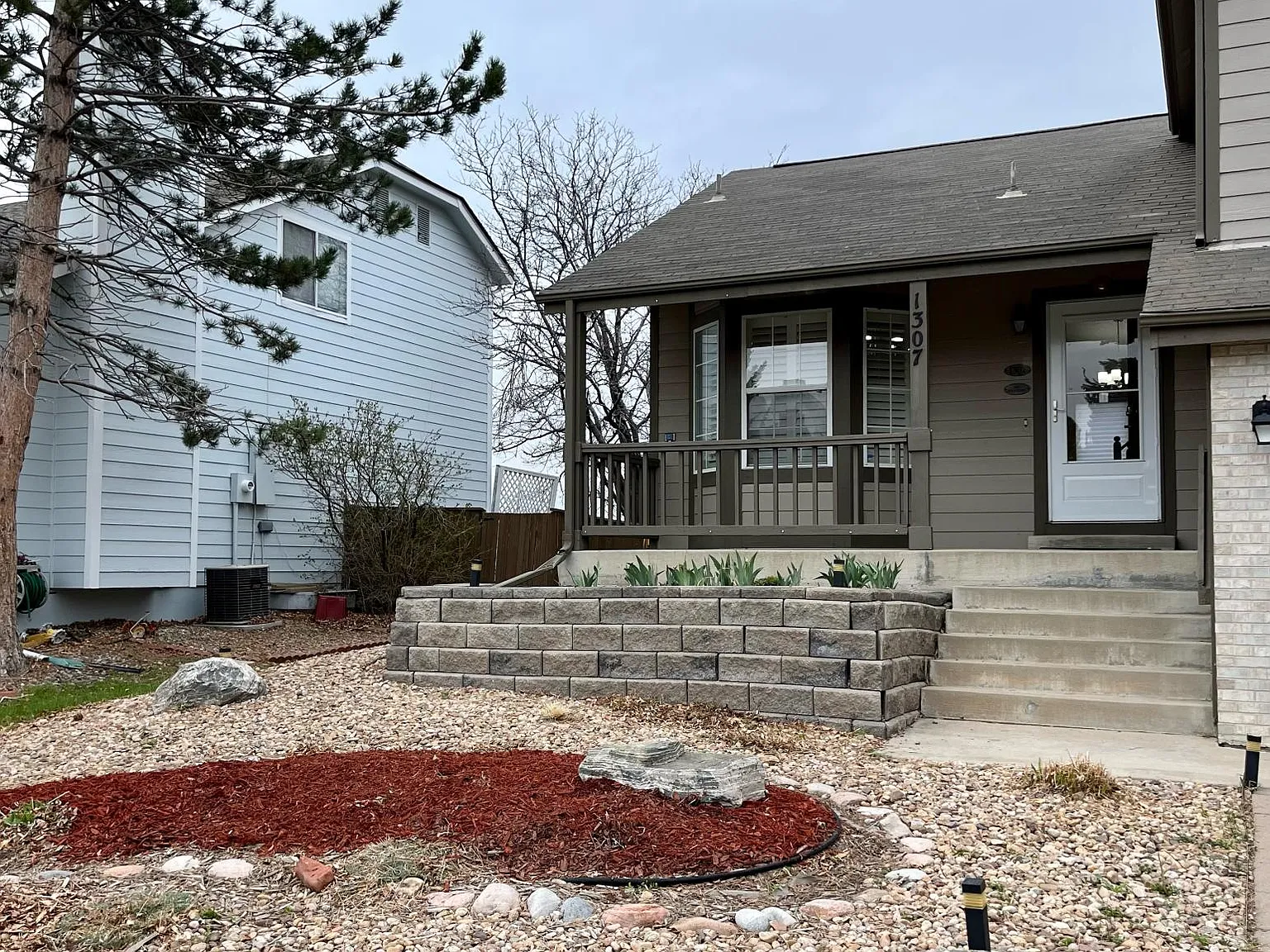 4 bed, 1992 sqft, $3,200 — Photo 2