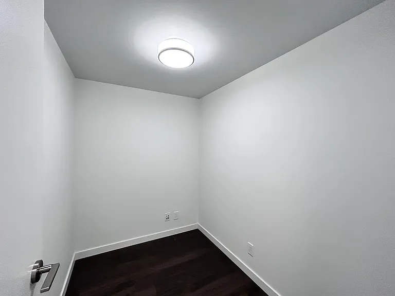 183 Georgia St E — Photo 68
