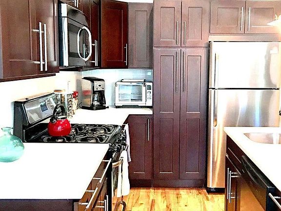 4th image of 266 New York Ave #2