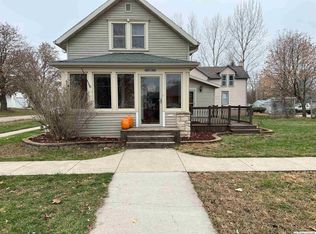 535 S 6th St, Osage, IA 50461