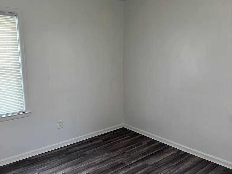 28537 Barton St — Photo 8