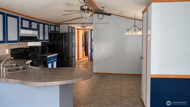 3rd image of 2110 Trosper Road SW #13