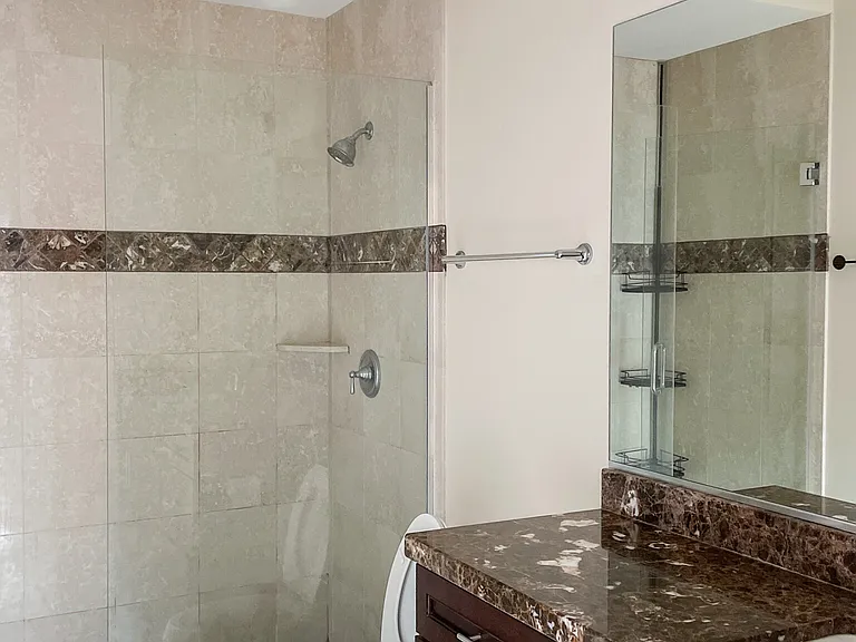 3241 N Kenmore Ave #3 — Photo 10