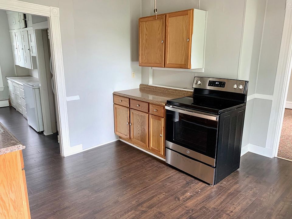 12 west street Waterville ME 12 West St Waterville ME Zillow