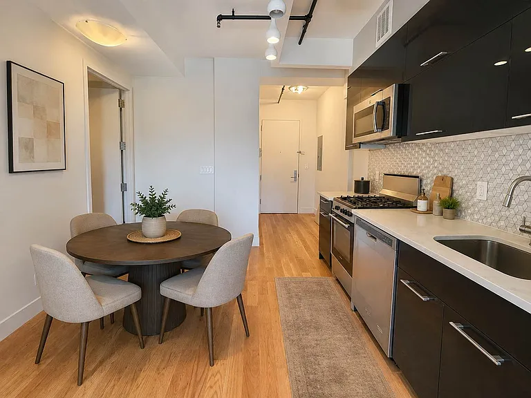 880 Dekalb Ave #4011 — Photo 2