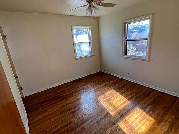 4th image of 1023 Brown St