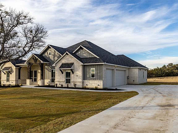 2nd image of 252 Oak Meadow Ln