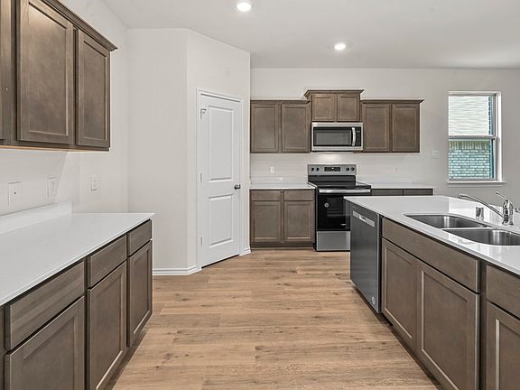4th image of 650 Glee Stem Rd