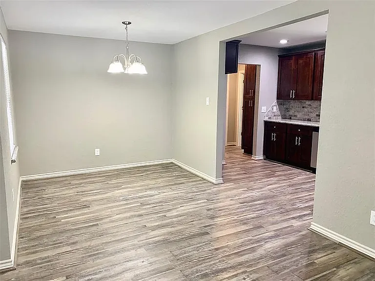 115 Gardenia St — Photo 2