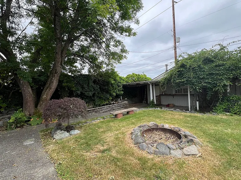2231 E Wright Ave — Photo 19