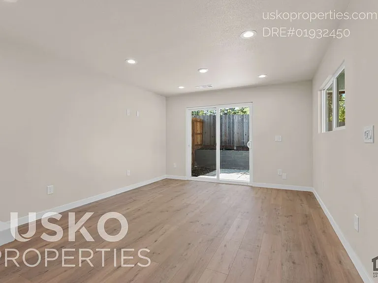 7835 Hutton Creek Ln #B — Photo 12