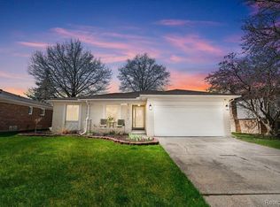 46433 Plum Grove Dr, Macomb, MI 48044