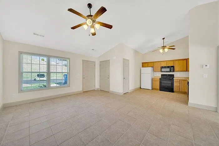 1 bed, 1.0 bath, 802 sqft, $1,250 — Photo 4