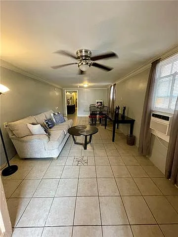 1 bed, 1.0 bath, 876 sqft, $1,300 — Photo 3