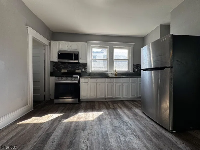 29 Irving Ave #2