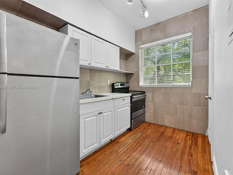 901 Pennsylvania Ave #8 — Photo 2