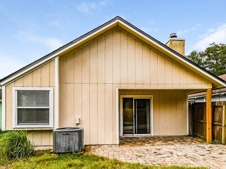 8790 Townsquare Dr S — Photo 16