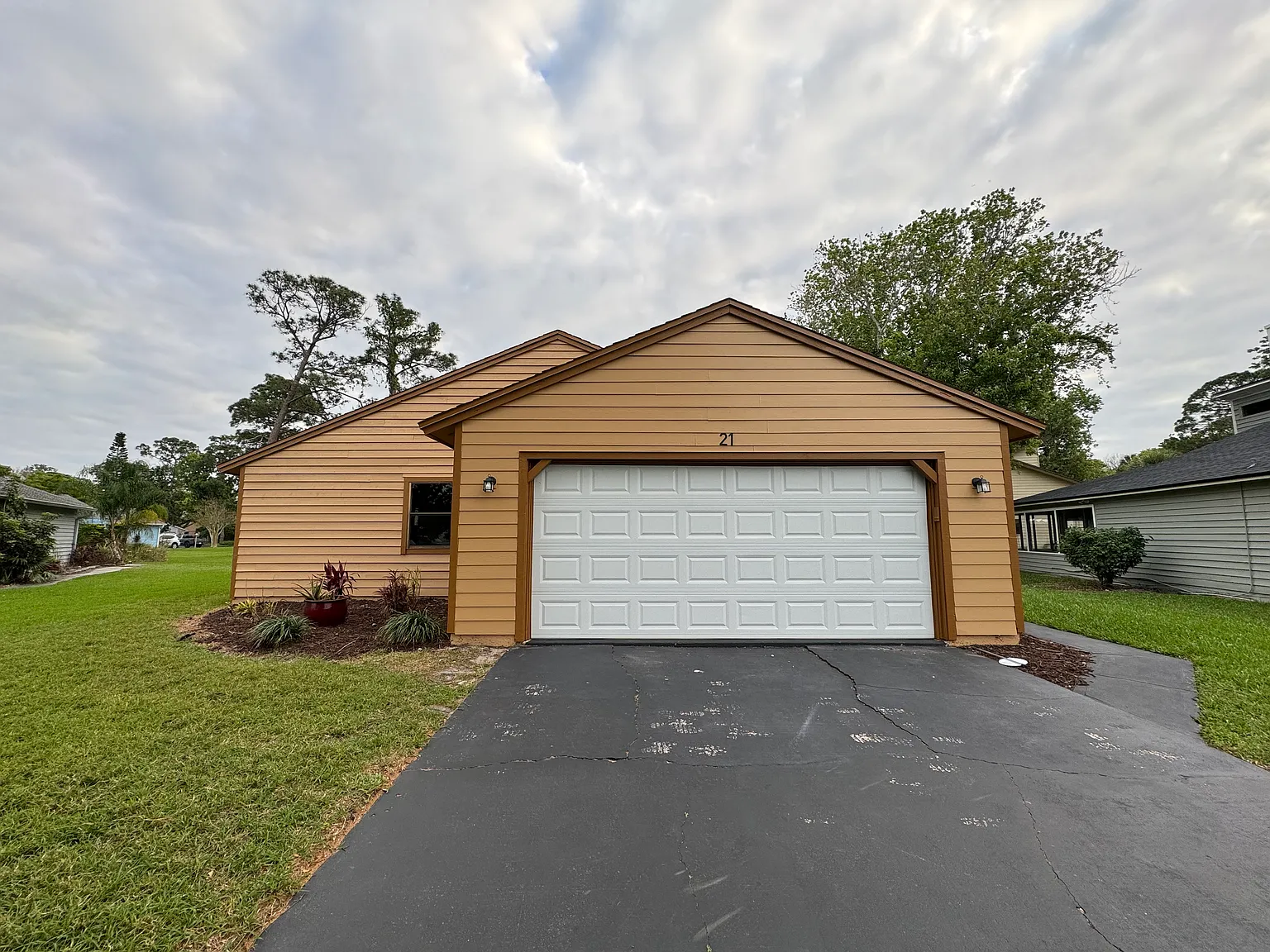 3 bed, 2.5 bath, 2906 sqft, $2,650 — Photo 1