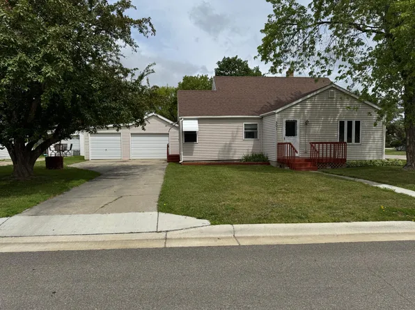 301 2nd Ave SW, Clearbrook, MN 56634