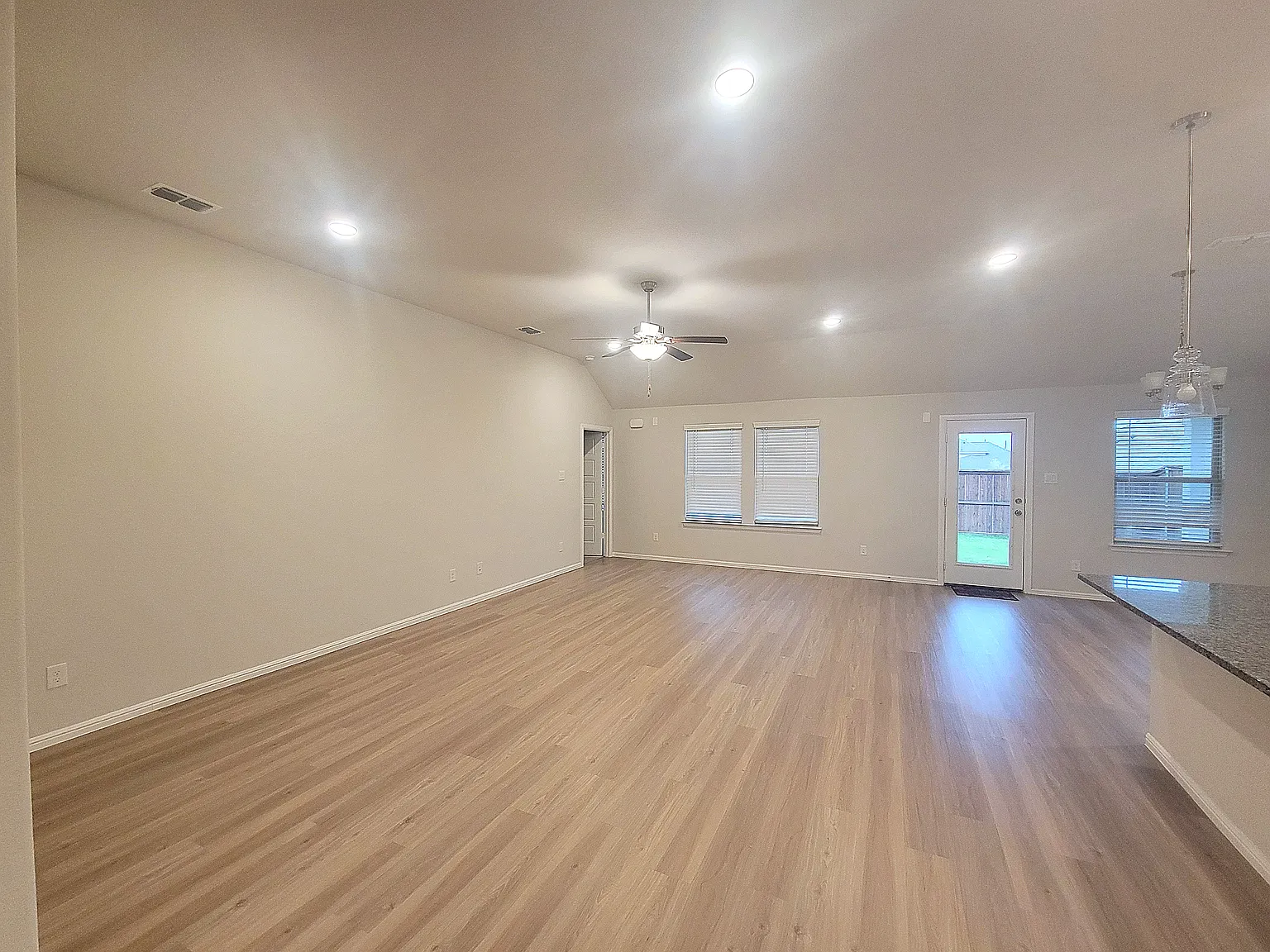3221 Peacock Ln — Photo 3