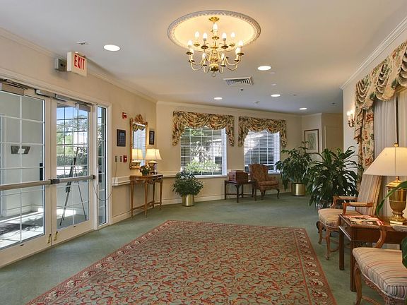 5th image of 1414 N Causeway Blvd
