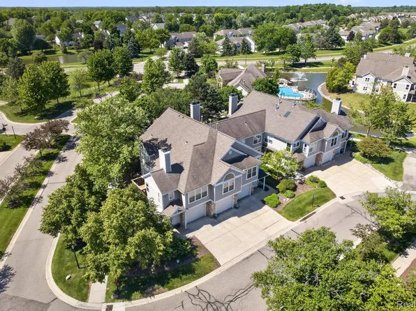1641 Coburn Dr, Ann Arbor, MI 48108