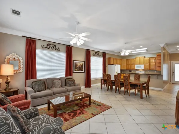 208 E 20th St, Cameron, TX 76520