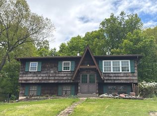 7 Dussenbury Dr, Florida, NY 10921