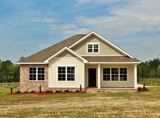 141 Pineview Dr, Lucedale, MS 39452
