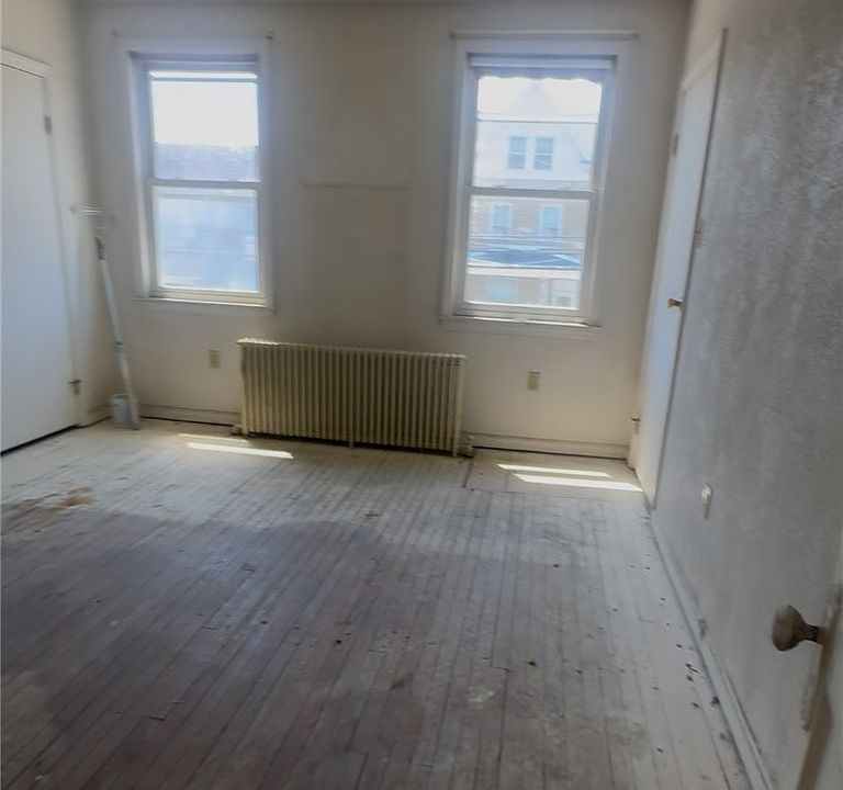 2nd image of 810 Woodward Ave