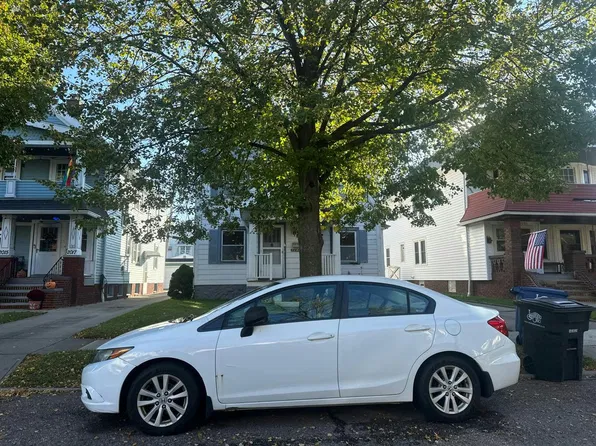 2019 Brown Rd, Lakewood, OH 44107