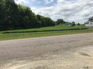 1007 N Division St, Sumner, IA 50674