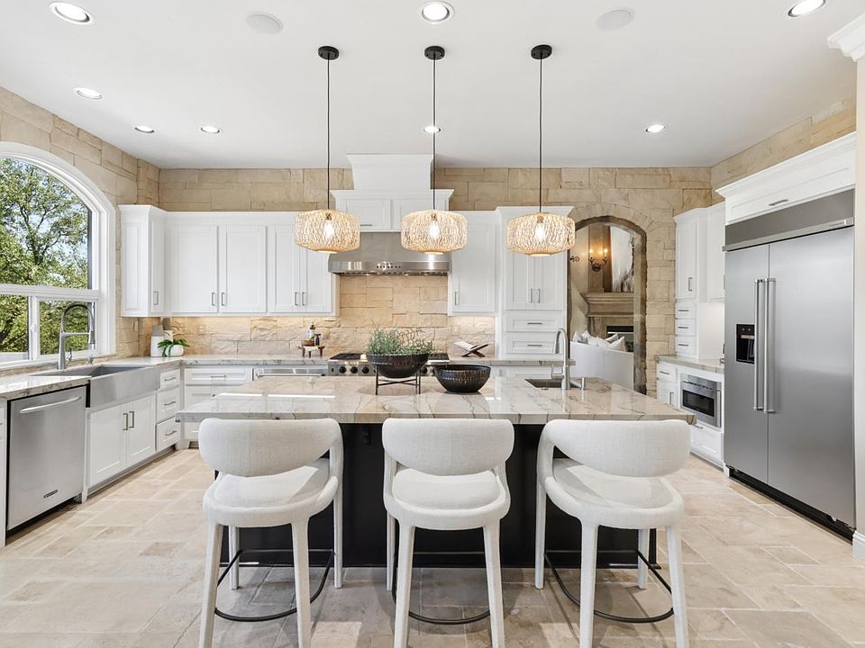 1st image of 200 American River Canyon Dr
