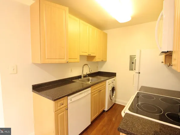 5601 Parker House Ter APT 205, Hyattsville, MD 20782