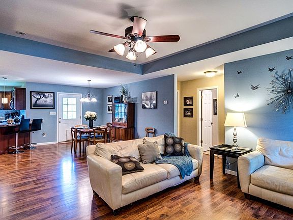 4th image of 276 Percheron Dr