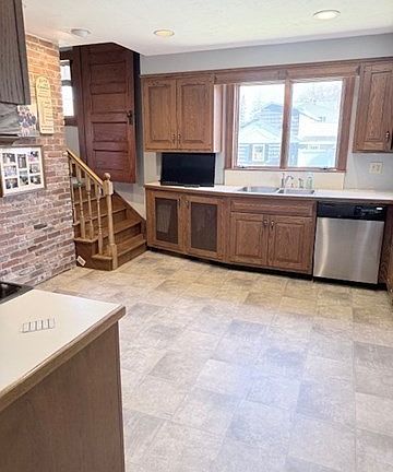 2nd image of 23 Nashua St