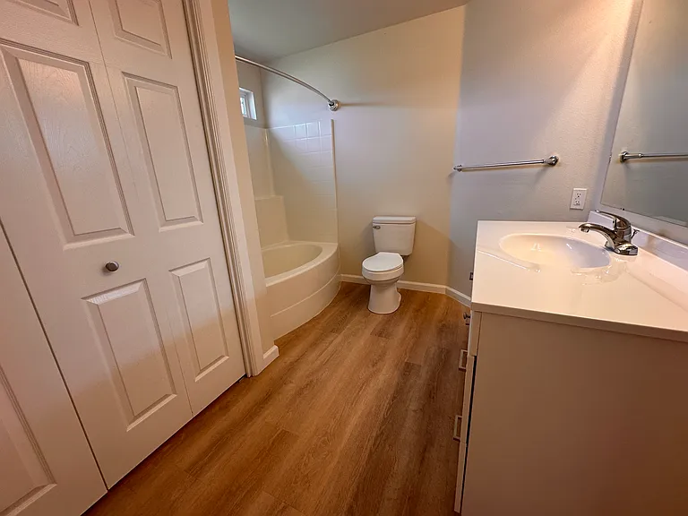 2105 E White Oak Ct #201 — Photo 15