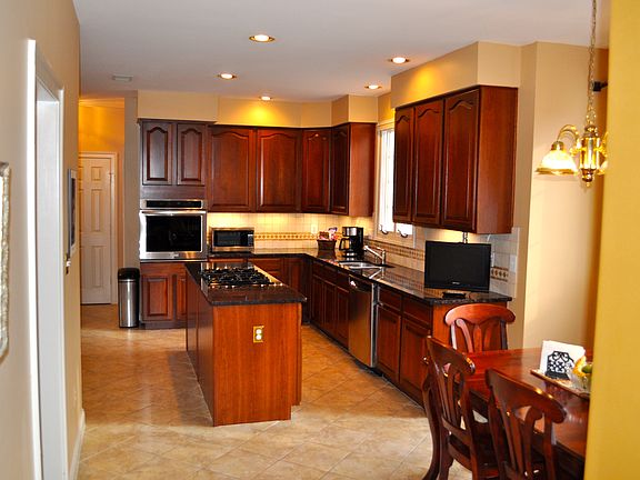 2nd image of 3017 Jonquilla Ct