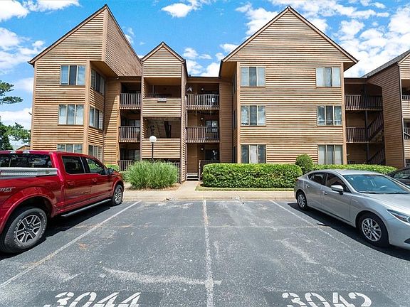 2nd image of 3040 Cape Henry Ct