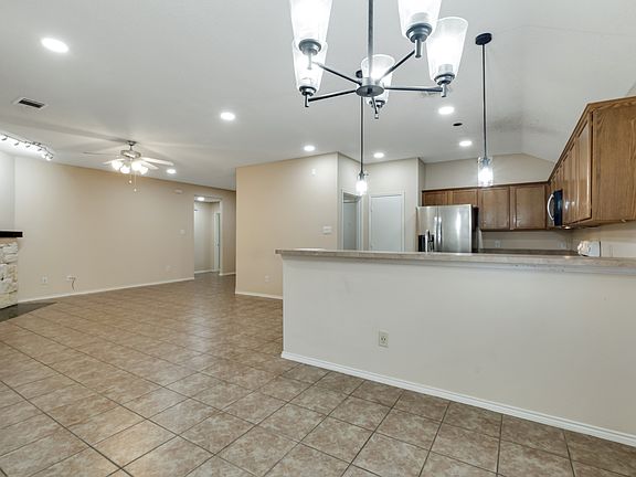 4th image of 9905 Tyler Dr