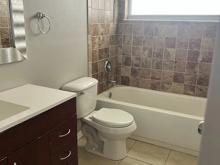 930 SW 37th Ln #928 — Photo 3