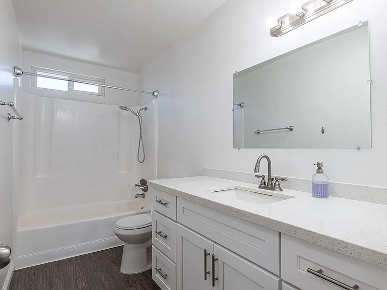Buena Casa Apartments — Photo 11