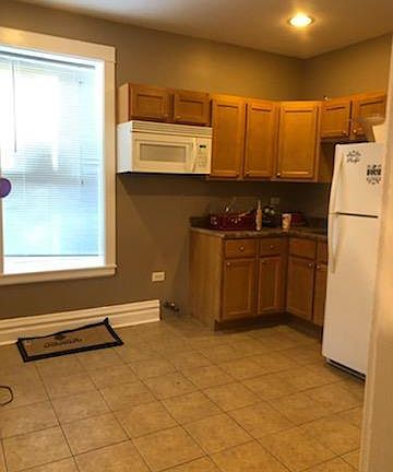 5th image of 4501 N Artesian Ave Floor 1