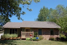 1st image of 1213 Lyndale Dr