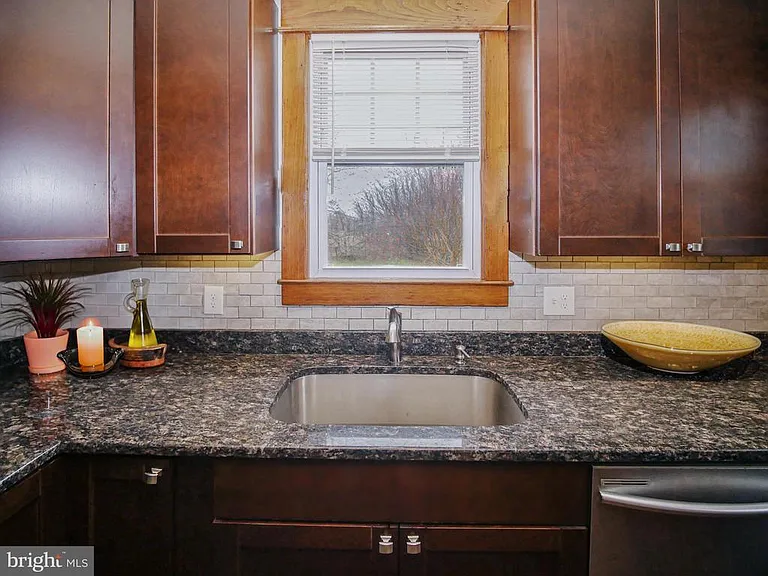 332 Crown Point Rd — Photo 18